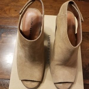 Moving-make offer!Lucky Brand Sesame Sandal 8.5M